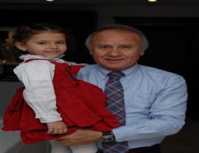 Minik Tuana Başkan Evcilmen’i Duygulandırdı