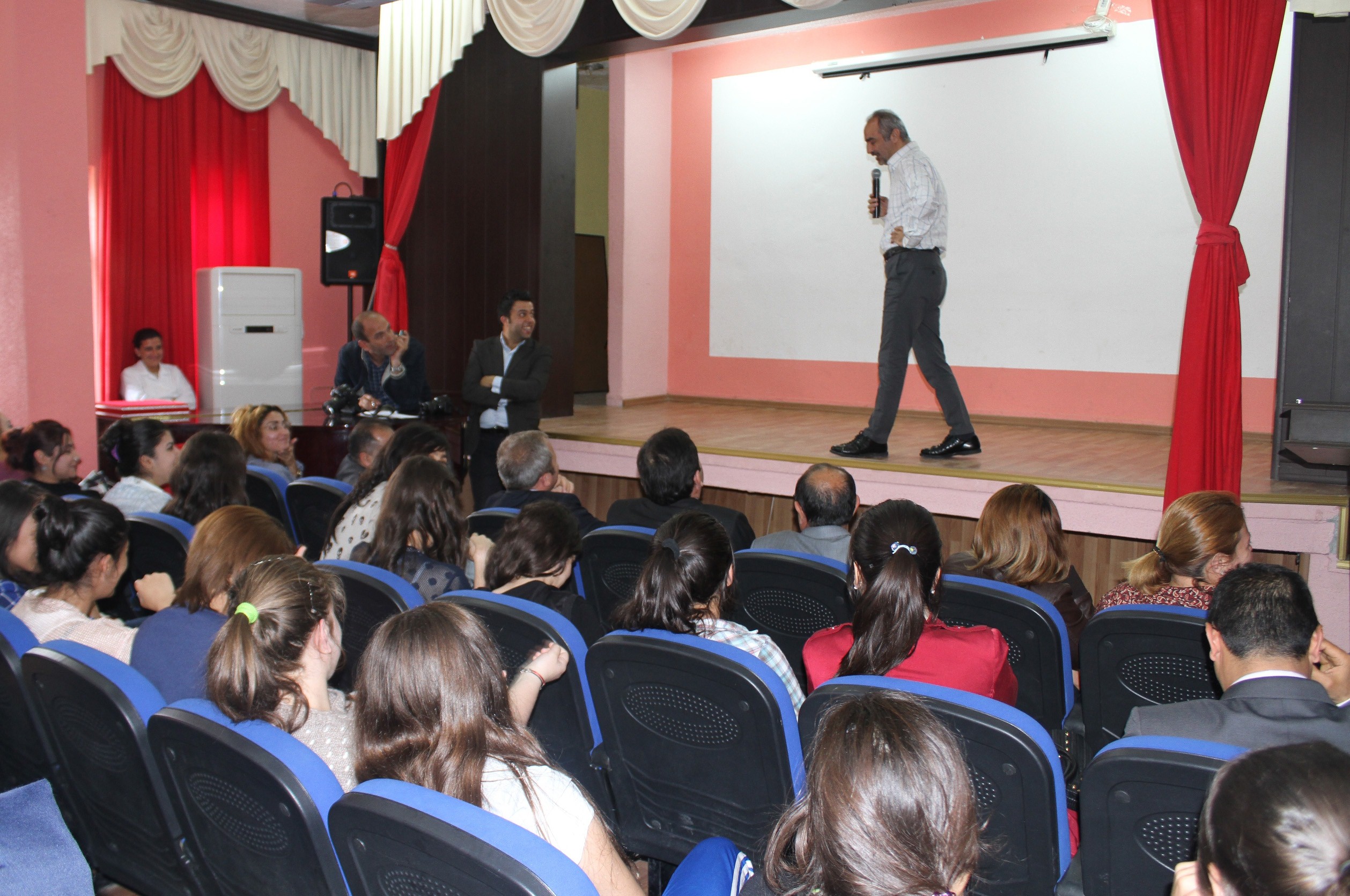 Yılmaz Erdoğan öğrencilere süreci anlattı