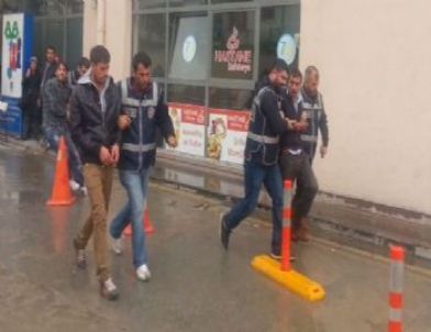 Sakarya'da Uyuşturucu Satıcısı Beş Kişi Yakalandı