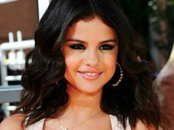 Selena Gomez'in Gönlünde Kim Yatıyor?