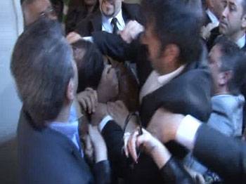 Kartal Belediye Başkanı'na yumruklu saldırı