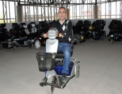Engellilere 80 Scooter Tipi Akülü Araba