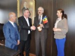 FETHI ÖZDEMIR - Kosava ve Moldova Halk Oyunları Ekipleri, Vali Yardımcısı Özdemir’i Ziyaret Etti