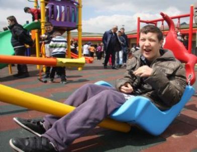 Liseli Öğrencilerden 'Engelliler Parkı'