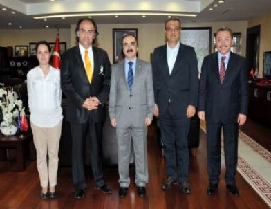 'Portakal Çiçeği Karnavalı' Heyetinden, Vali Coş’a Teşekkür Ziyareti