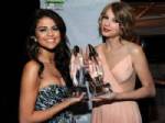 SELENA GOMEZ - Taylor Swift'ten Selena Gomez'e Destek!