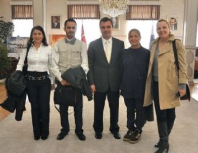 Yonca Evcimik’den Gençlere Girişimcilik Dersi