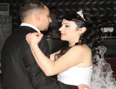 Almanya'da Ayrıldı Türkiye'de Boşanmadan Düğün Yaptı