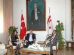 Arslan Mengüç, “ben Tremeşeli Mehmet Ali” Adlı Kitabını Kktc Meclis Başkanı’da Takdim Etti