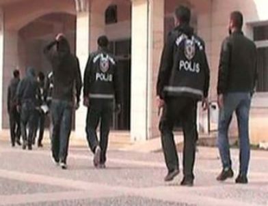 Siirt'te Hırsızlık Yaptığı Tespit Edilen 4 Kişi Tutuklandı