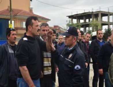 Kaza Sonrası Öfkelenen Sürücüleri Polis Zor Zapt Etti