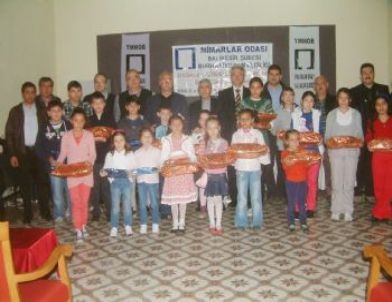 Geleceğin Ressamları Ödüllerini Aldı