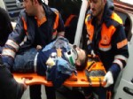 ÇAVUŞBAŞı - Otomobil Karşı Şeride Geçti: 7 Kişi Yaralı