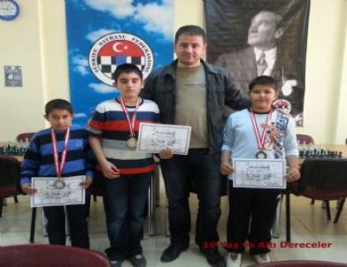 23 Nisan Ulusal Egemenlik ve Çocuk Bayramı Satranç Turnuvası