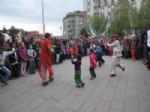 ÇOCUK FESTİVALİ - Çocuklar Festivalde Hem Yarıştı Hem Eğlendi