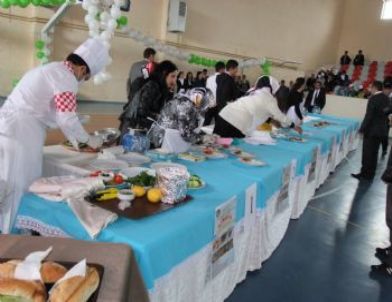 Sarıkamış’ta 1.geleneksel Yöresel Yemekler Yarışması Düzenlendi