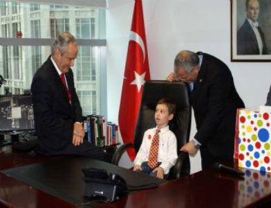 Singapur’da 23 Nisan, Milletvekillerinin Katılımıyla Kutlandı