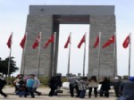 ŞEHİTLER ABİDESİ - Çanakkale Şehitliklerinde 23 Nisan Yoğunluğu Yaşandı
