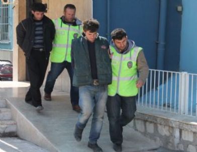 Kurdukları Bekar Evi İçin Hırsızlık Yaptılar