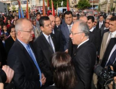 Manisa'da 23 Nisan Kutlamalarında Program Krizi