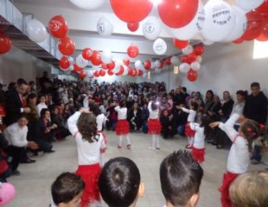 Toki Mehmet Akif Ersoy İlkokulunda 23 Nisan Coşkusu