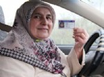 Eşinden Miras Kalan Otoyu Kullanabilmek İçin Ehliyet Aldı