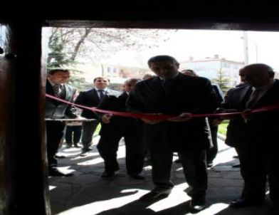 Kars’ta ‘4. Tarım ve İnsan’ Temalı Fotoğraf Sergisi Açıldı