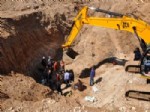 YETİM ÇOCUK - Katarlı Köyünde Yapılan Kazılarda Bazı Kemik Parçalarına Ulaşıldı