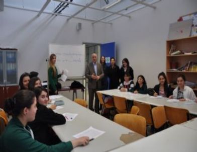 Kent Konseyi Çocuklara İngilizce Öğretiyor