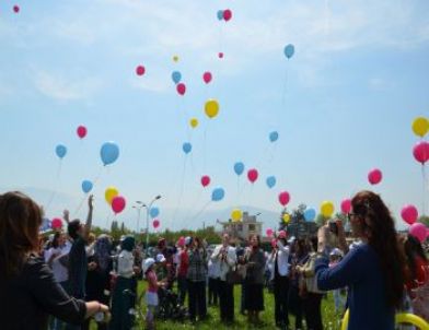Engelli Çocuklar, Balonları Mutluluğa Uçurdu