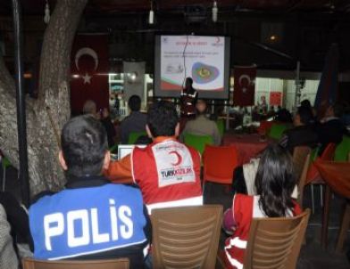 Kızılay ve Polis, Vatandaşları Bilgilendirmeye Devam Ediyor