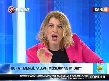 Türküsev'den Mengi'ye: 'Edepsizlik yapma kadın otur yerinde!'