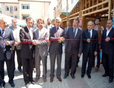 Anadolu Gençlik Derneği’nden Fakir Öğrenciler Yararına Kermes