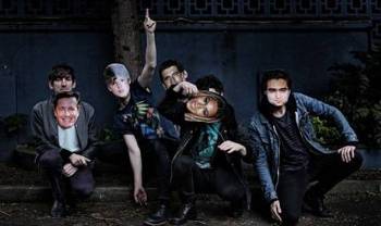 Foals One Love'a geliyor