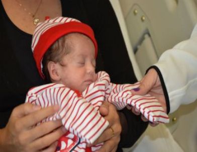 4 Kilo Doğan Bebekten 2 Kiloluk Kitle Alındı - Antalya iline bağlı Alanya  ilçesi