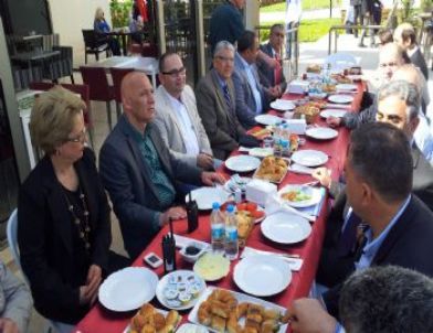 Başkan Öz, Teknik Yapı Yönetim Kurulu Üyeleriyle Kahvaltıda Buluştu