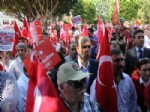 AKİL ADAMLAR - Bayrak Yürüyüşünde 'akil İnsan' Protestosu