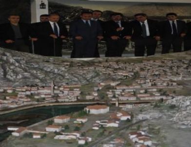 Şehit Annesi Bekir Bozdağ’a İçini Döktü