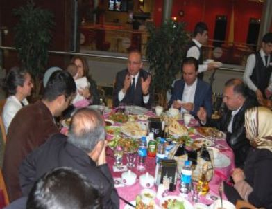 Vali Yurdakul'dan Teşekkür Yemeği