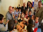 FATMA SEHER - Başkan Ali Korkut, Çocukları Oyuncaklarla Sevindirdi