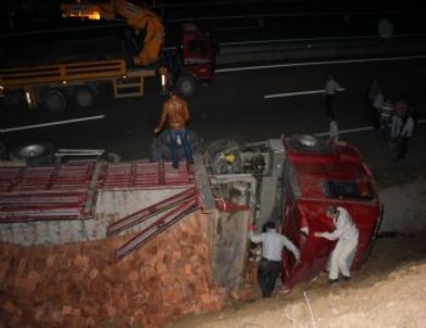 Tokat'ta Kaza: Tır'ın Altında Kalan Şahıs Böyle Kurtarıldı