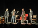 SADRİ ALIŞIK - Burhaniye Kent Tiyatrosu Turneye Çıktı