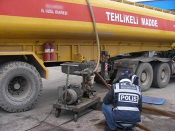 Reyhanlı'da 15 Ton Akaryakıt Ele Geçirildi