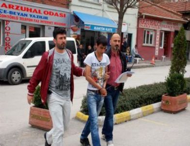 Eskişehir’de Bıçaklı Kavga: 1 Yaralı