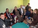 İlahiyat Fakültesi Öğrencileri, Engelli Vatandaşları Evlerinde Ziyaret Etti