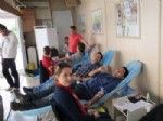 Polisler ve Thk Üniversitesi Gençlerinden Kızılay’a Kan Bağışı