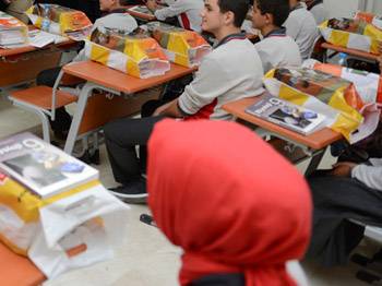 Hollanda'da imam hatip lisesi açılacak