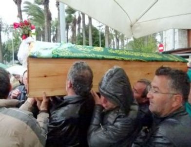 Sanatçı Nigar Uluerer Son Yolculuğuna Uğurlandı