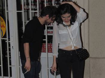 Simay Sevgilisiyle Görüntülendi