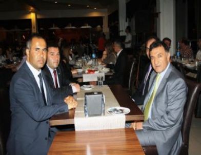 Ayvalıklı Öğretmenler Dayanışma Yemeğinde Buluştu